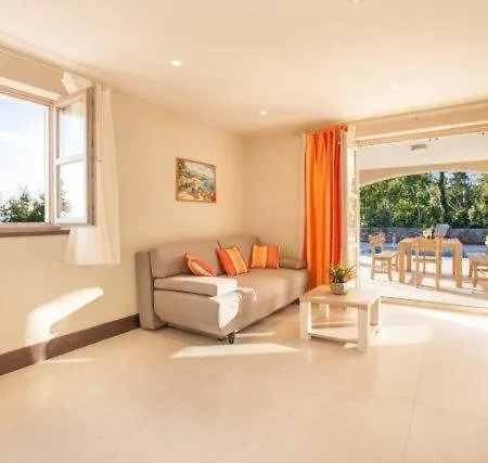 Tilia Villa