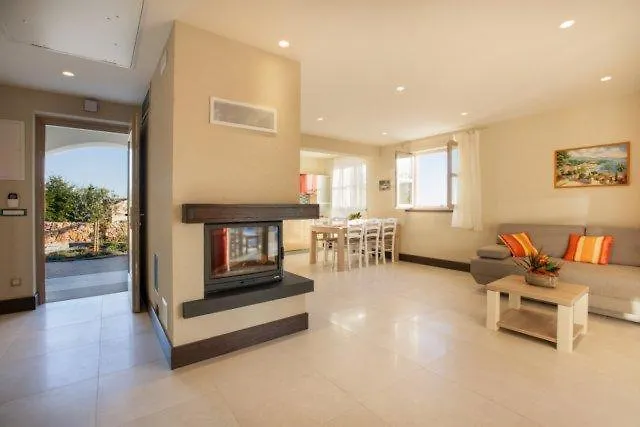 Tilia Villa *